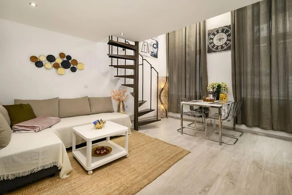 Ruin Bar-Loft Design Home Budapest Apartment
