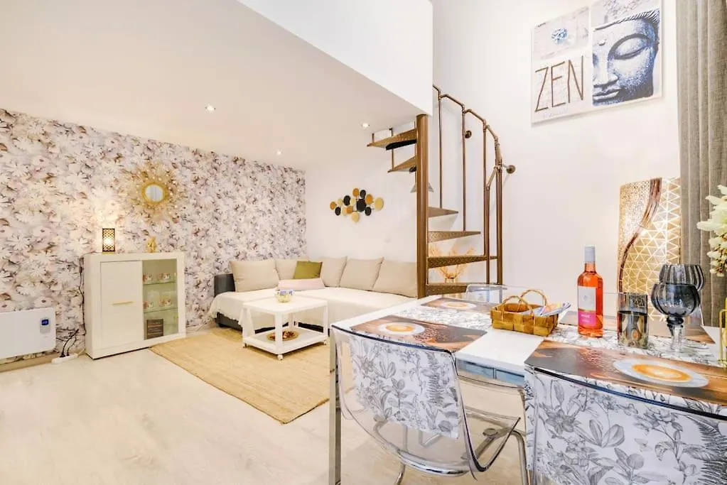 Apartment Ruin Bar-Loft Design Home Budapest
