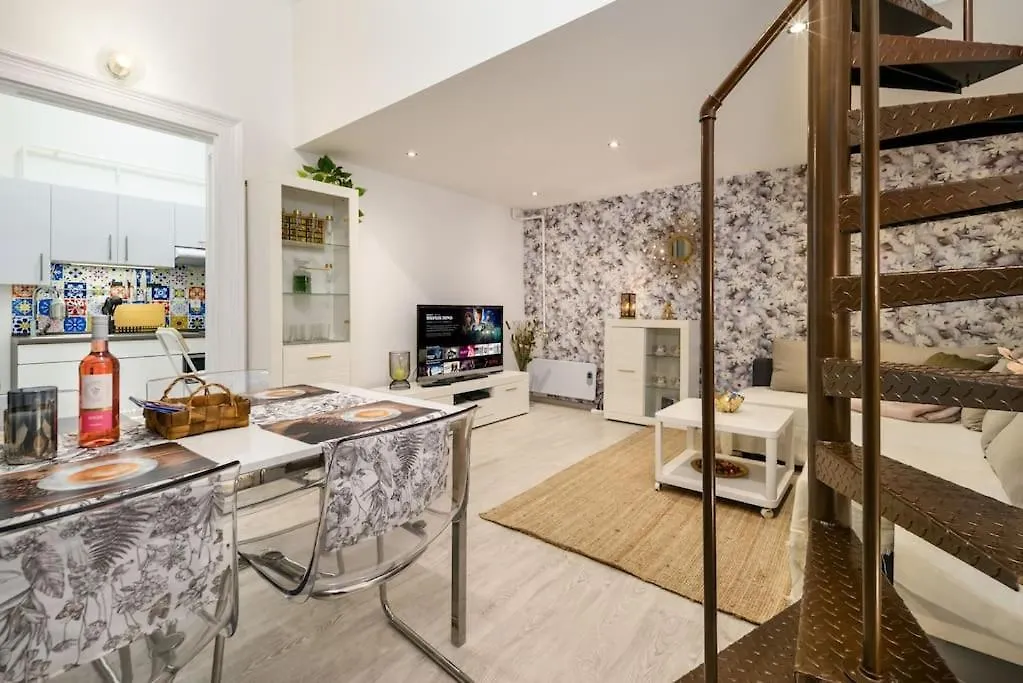 Apartment Ruin Bar-Loft Design Home Budapest